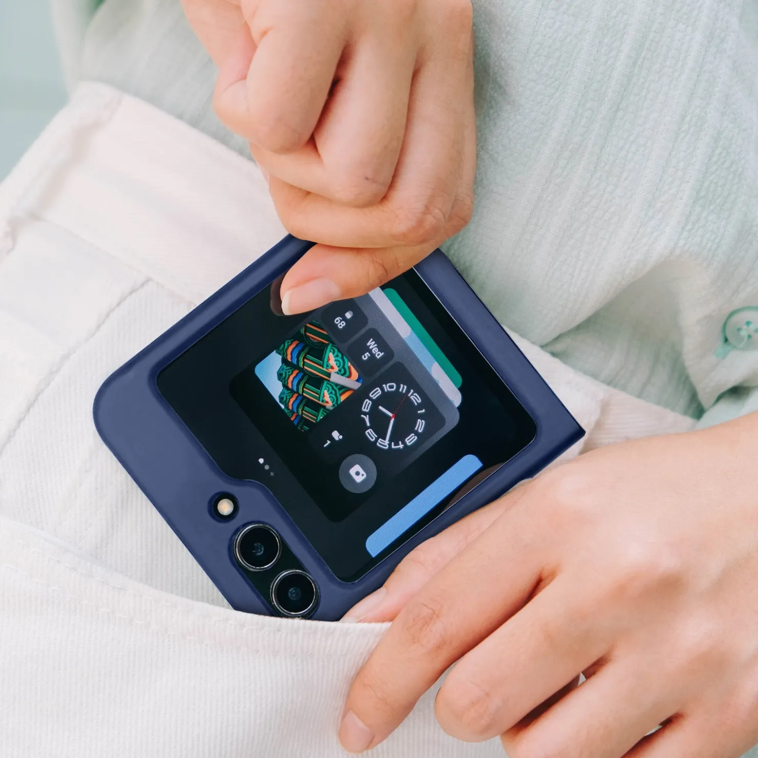 Silikon-Cover mit Innenseite aus Mikrofaser für Samsung Z Flip 5|SBS Online
