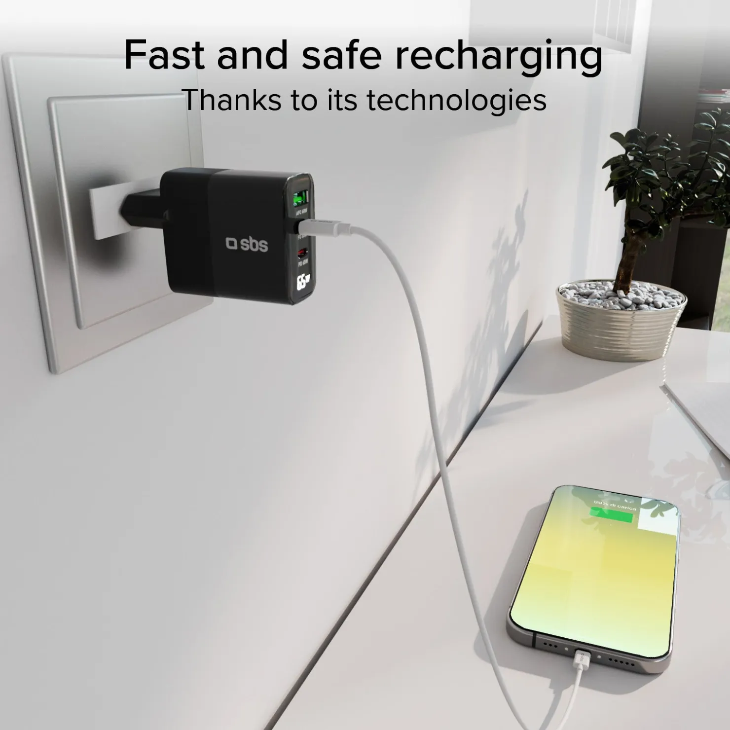65-Watt-Ladegerät mit LCD-Display, 2 USB-C-Ausgängen für die Stromversorgung und 1 USB-A-Ausgang für die adaptive Schnellladung|SBS Hot